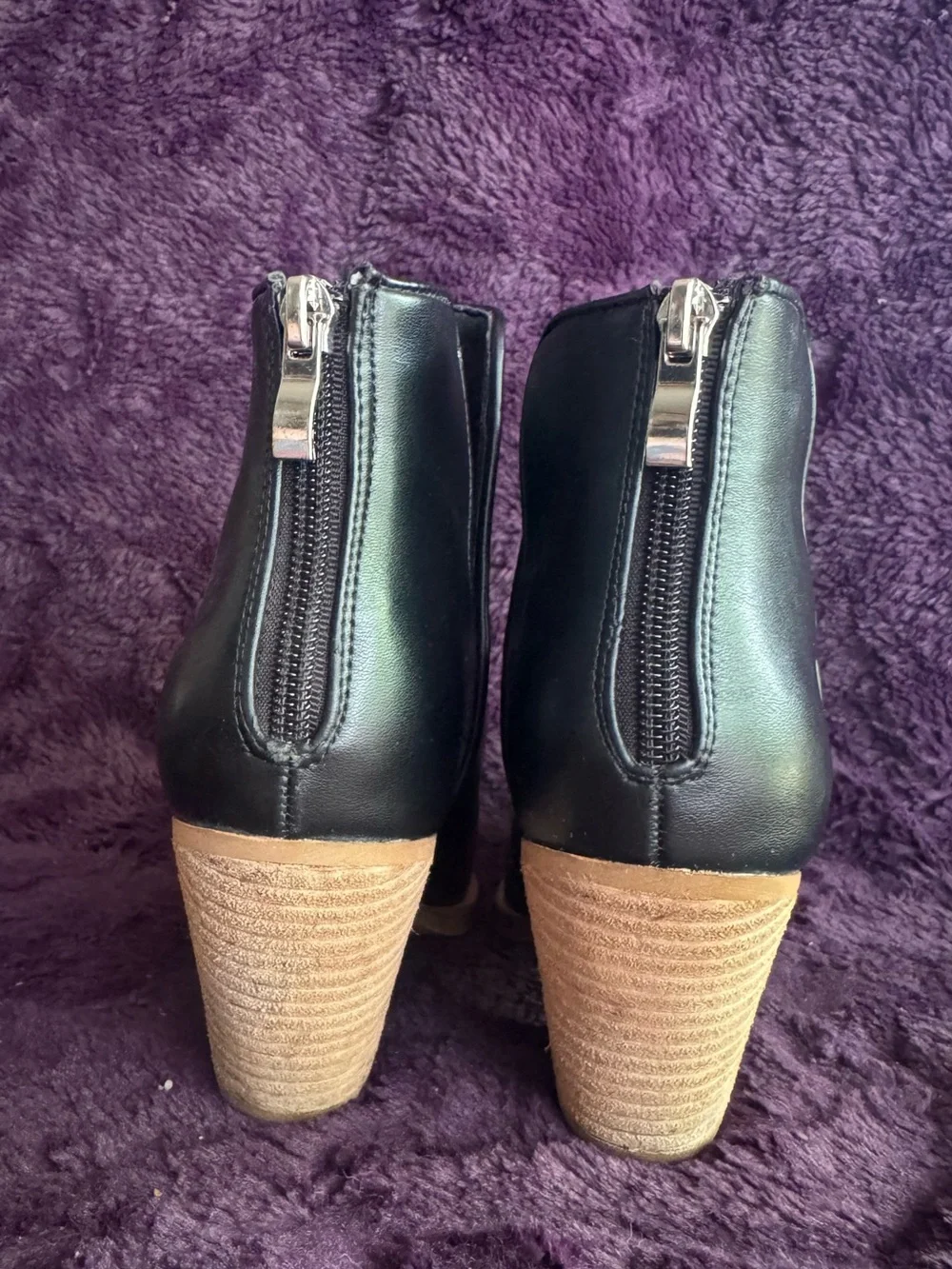 Beast Fasion - Black Leather Pointed Toe Chelsea Boot with Stacked Heel